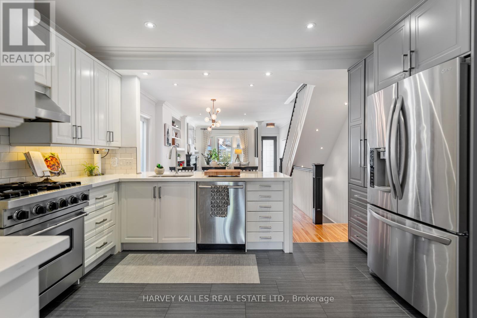 120 Fairlawn Avenue, Toronto, Ontario  M5M 1S8 - Photo 17 - C12754484