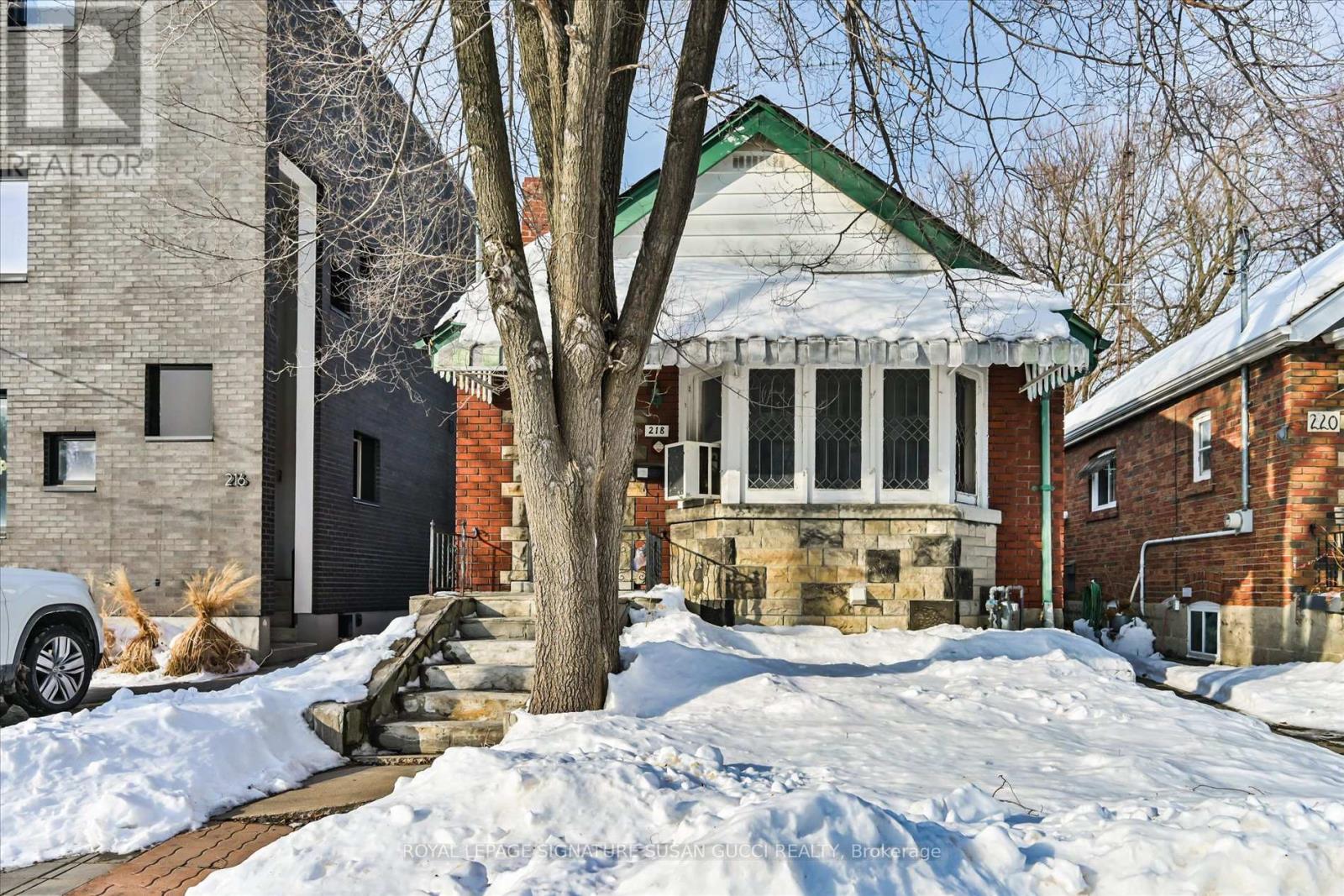 218 Floyd Avenue, Toronto (Danforth Village-East York), Ontario  M4J 2J1 - Photo 2 - E12754474