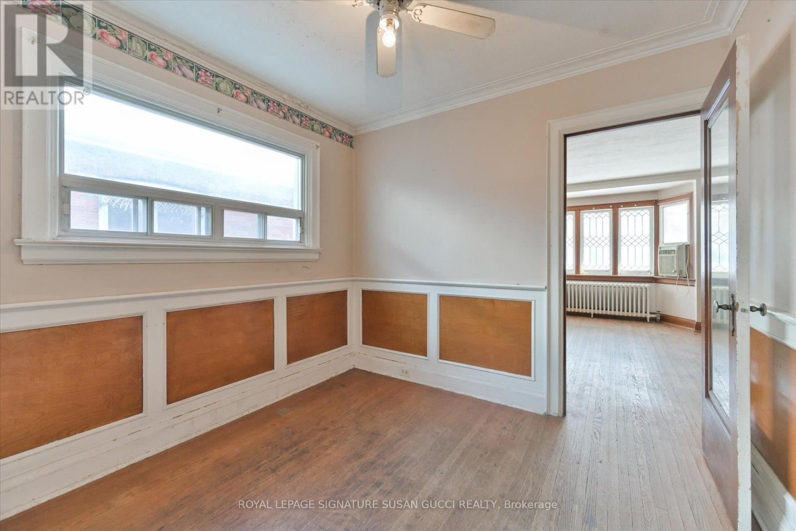 218 Floyd Avenue, Toronto (Danforth Village-East York), Ontario  M4J 2J1 - Photo 8 - E12754474