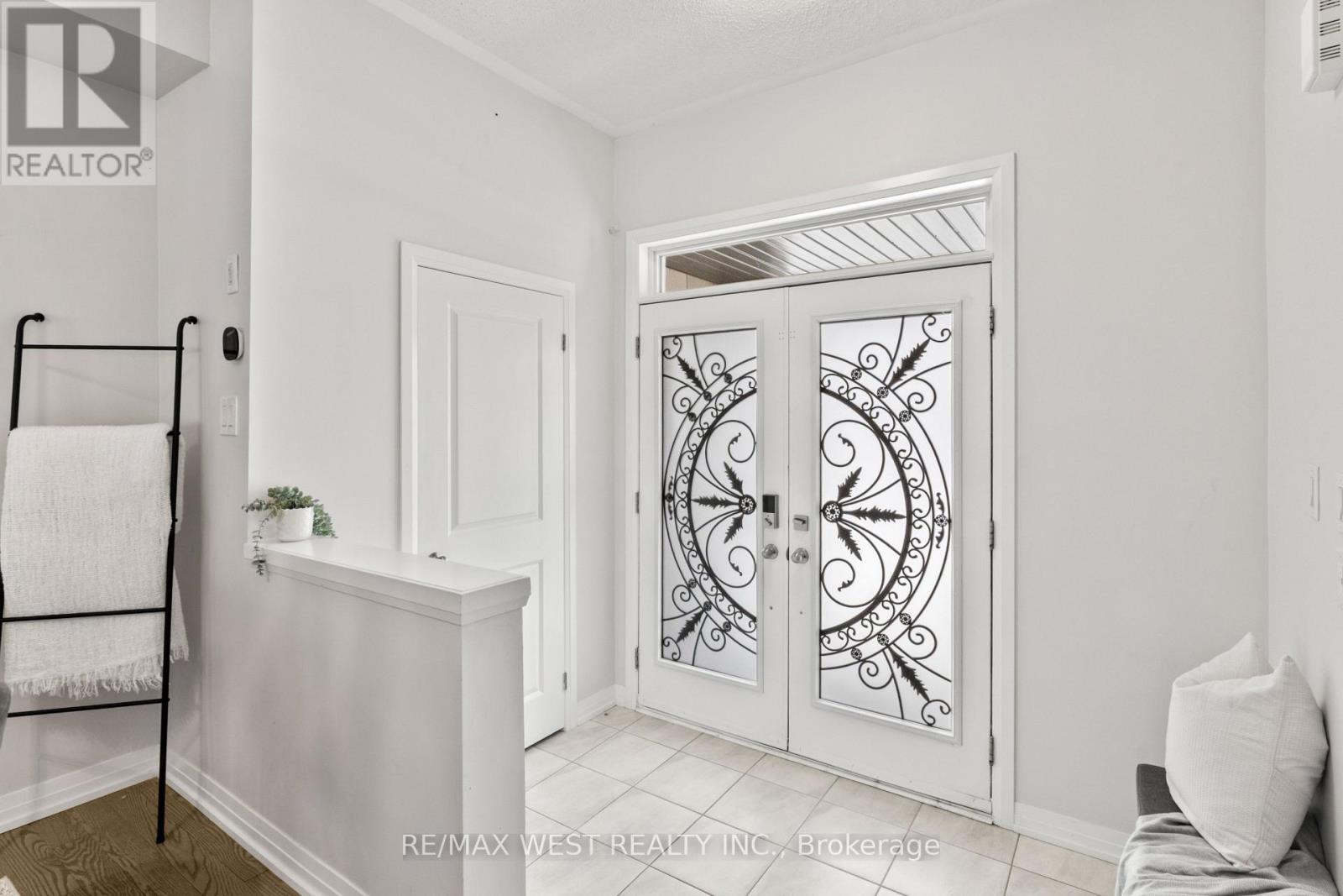 145 East Shore Drive, Clarington (Bowmanville), Ontario  L1C 1Z8 - Photo 3 - E12754308