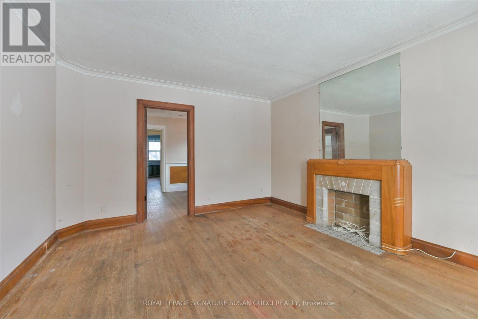 218 Floyd Avenue, Toronto (Danforth Village-East York), Ontario  M4J 2J1 - Photo 5 - E12754474