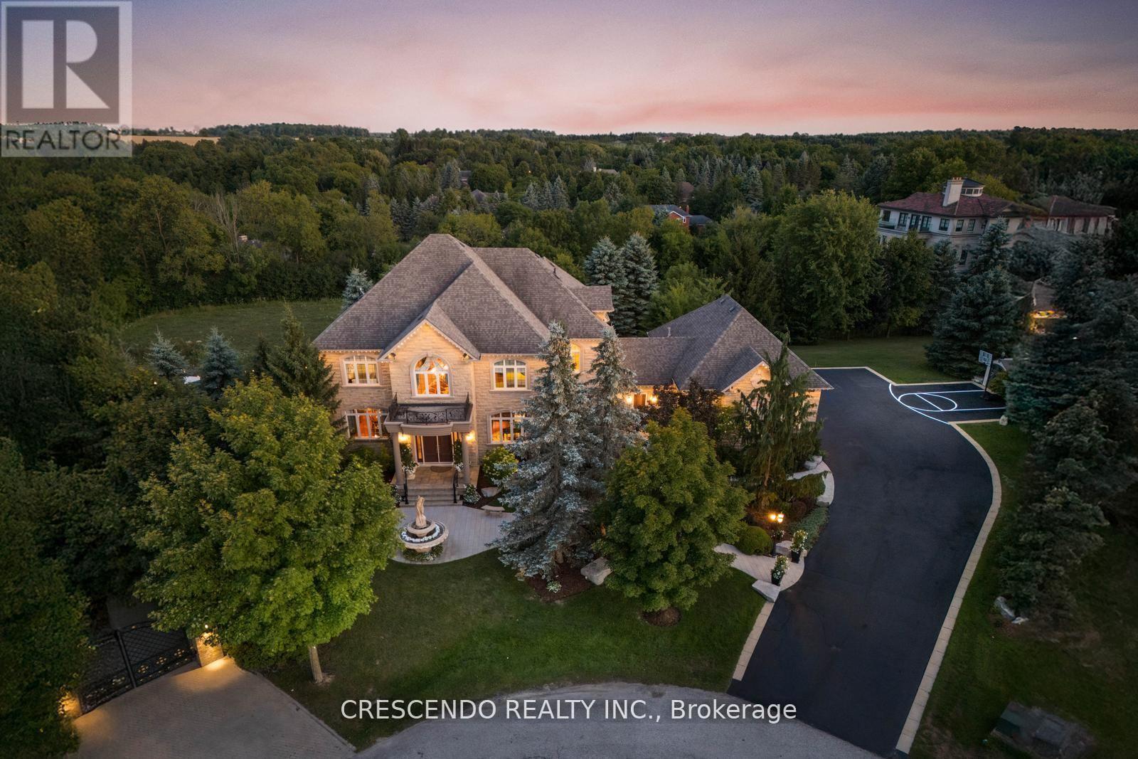 2 PRINCE ADAM COURT, King, Ontario