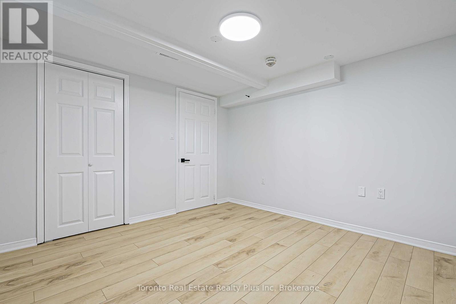 225 Septonne Avenue, Newmarket, Ontario  L3Y 2W5 - Photo 8 - N12751712