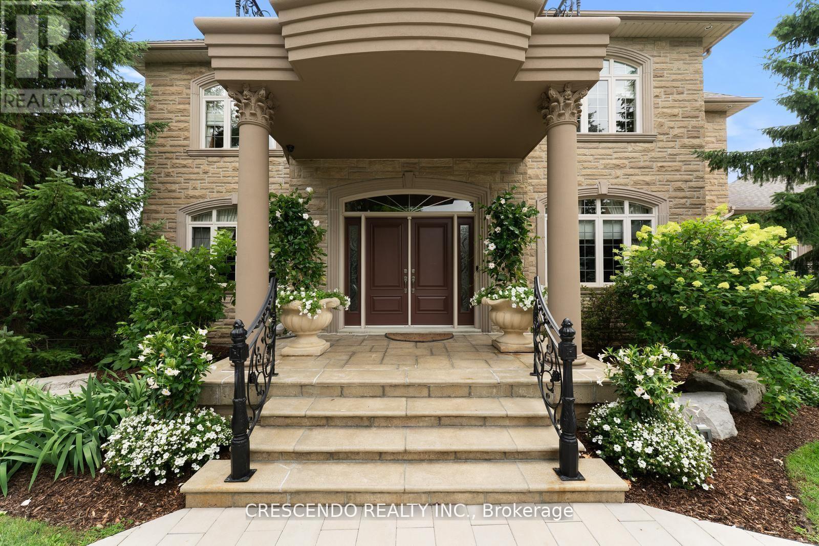 2 Prince Adam Court, King, Ontario  L7B 1M1 - Photo 4 - N12754374