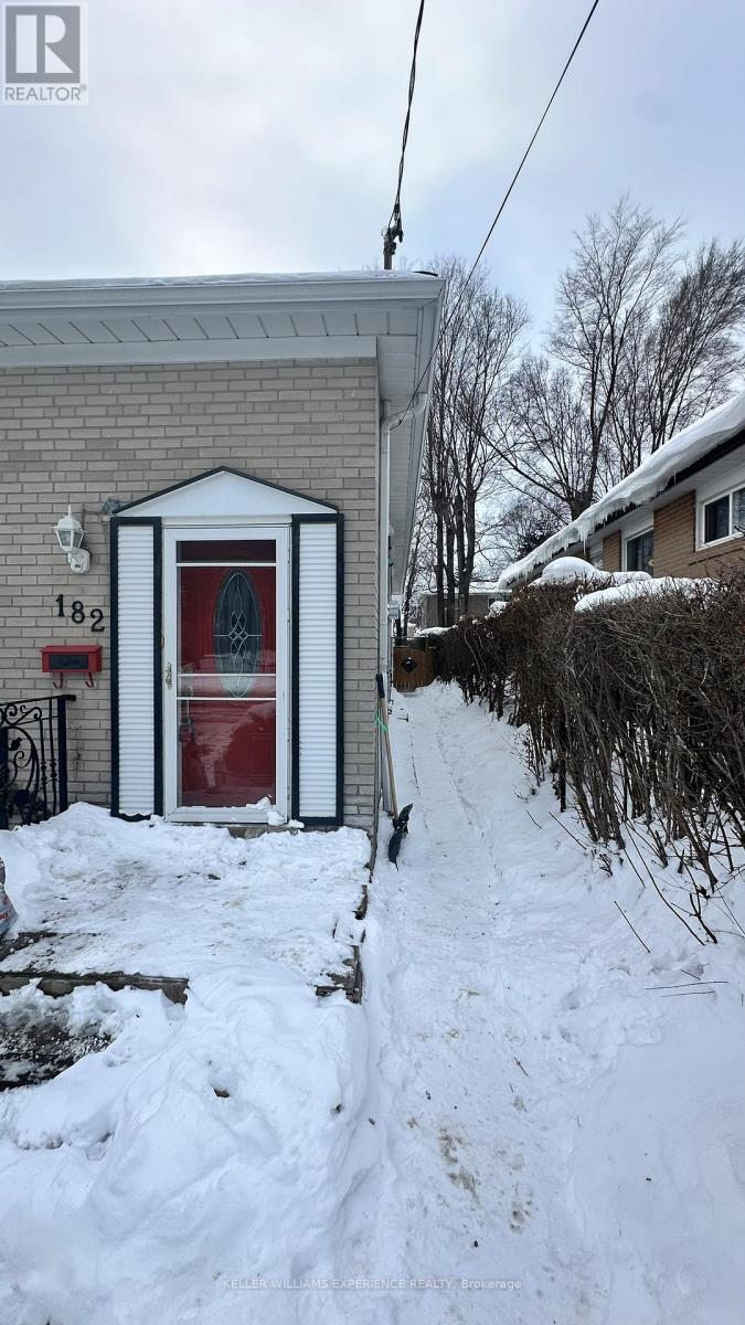 182 Hilda Avenue, Toronto (Newtonbrook West), Ontario  M2M 1W1 - Photo 2 - C12749784