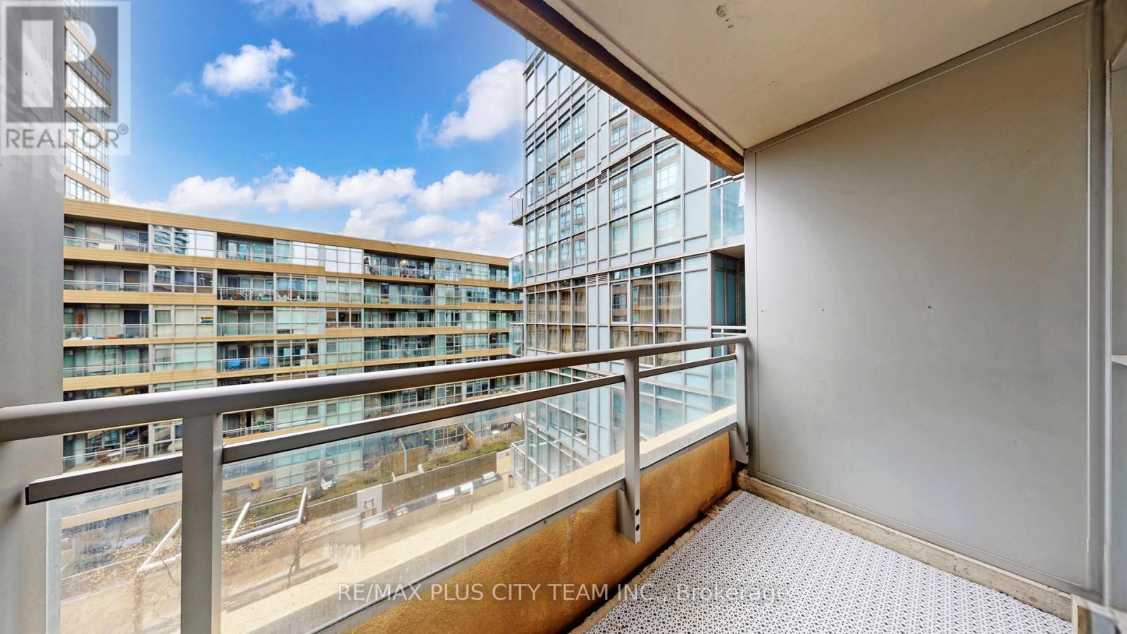 830 - 10 Capreol Court, Toronto (Waterfront Communities), Ontario  M5V 4B3 - Photo 21 - C12754472