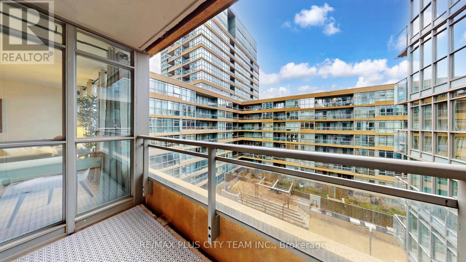 830 - 10 Capreol Court, Toronto (Waterfront Communities), Ontario  M5V 4B3 - Photo 22 - C12754472