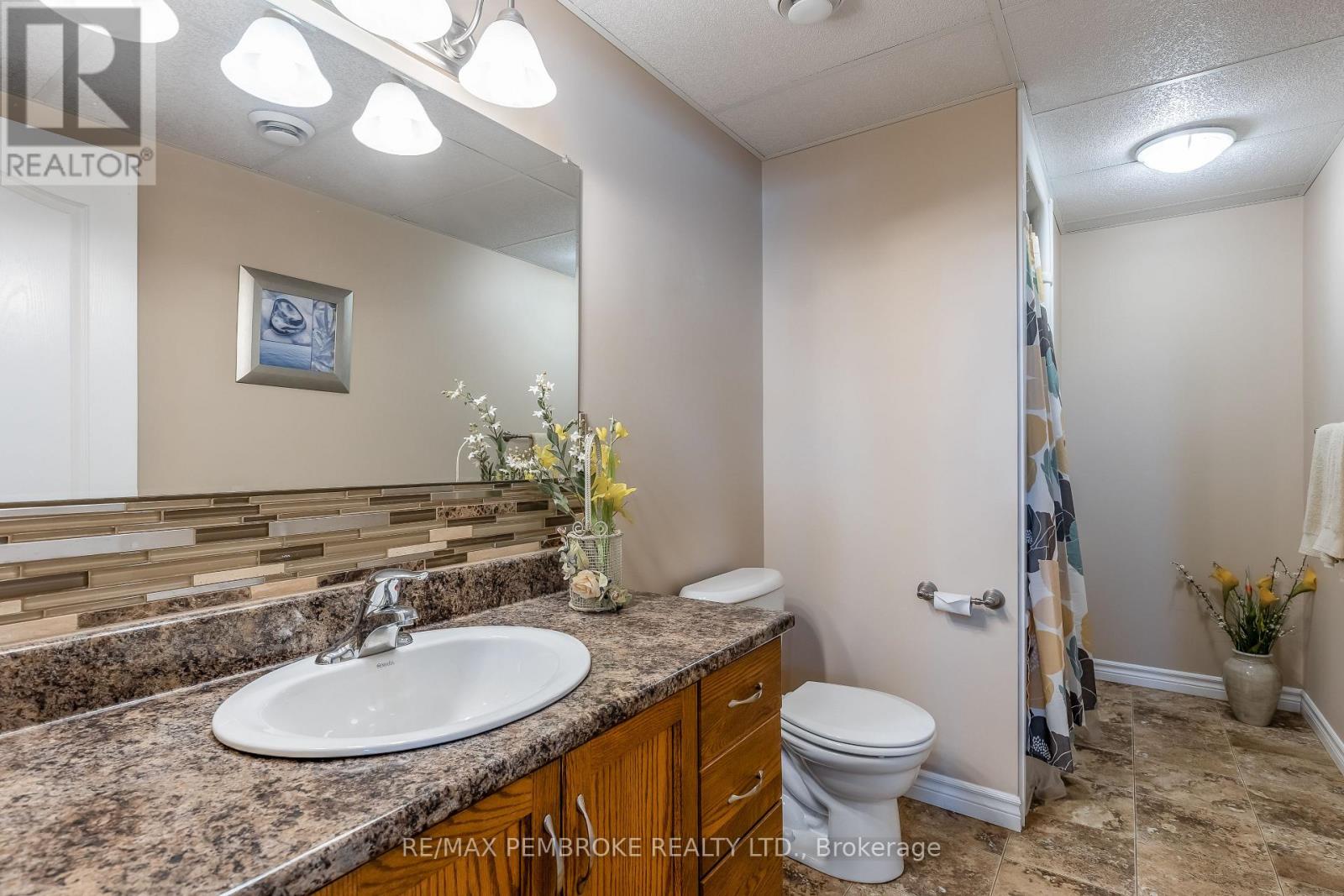 41 Oak Avenue, Petawawa, Ontario  K8H 0B5 - Photo 35 - X12754144