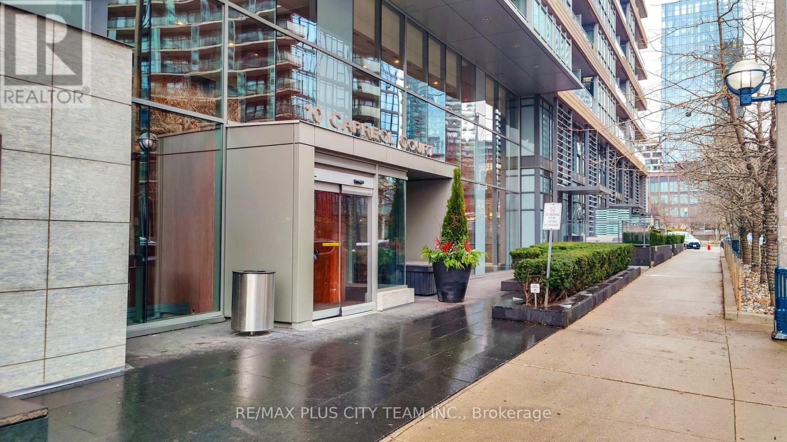 830 - 10 Capreol Court, Toronto (Waterfront Communities), Ontario  M5V 4B3 - Photo 2 - C12754472