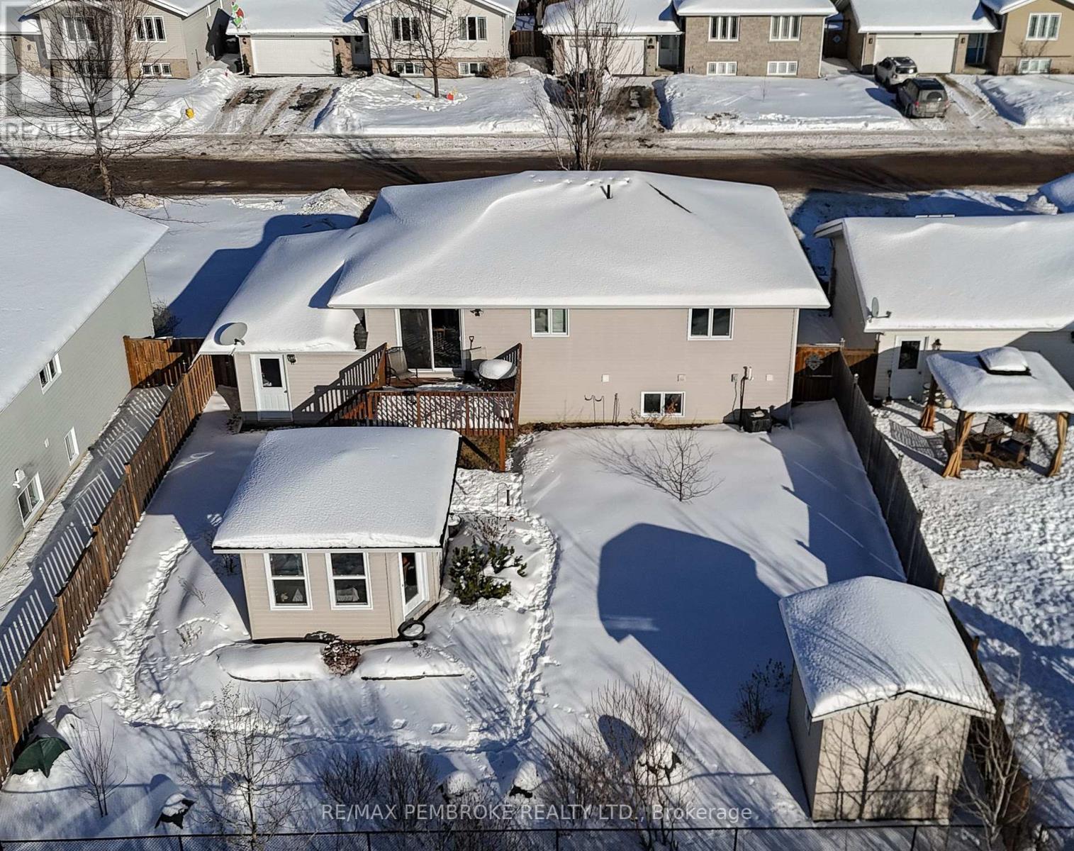 41 Oak Avenue, Petawawa, Ontario  K8H 0B5 - Photo 42 - X12754144