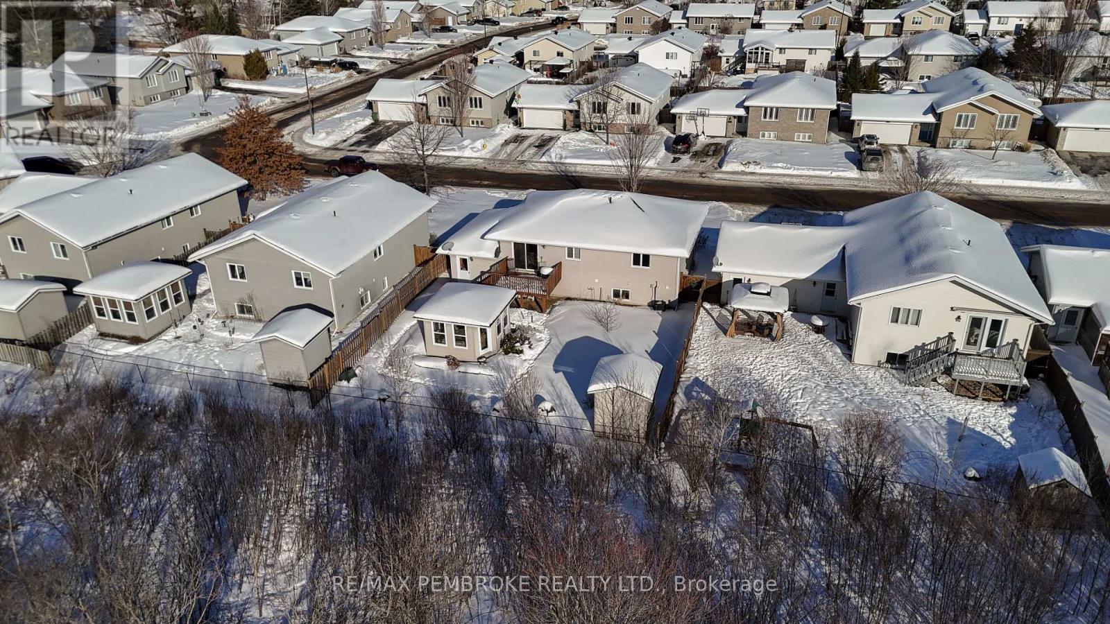 41 Oak Avenue, Petawawa, Ontario  K8H 0B5 - Photo 44 - X12754144