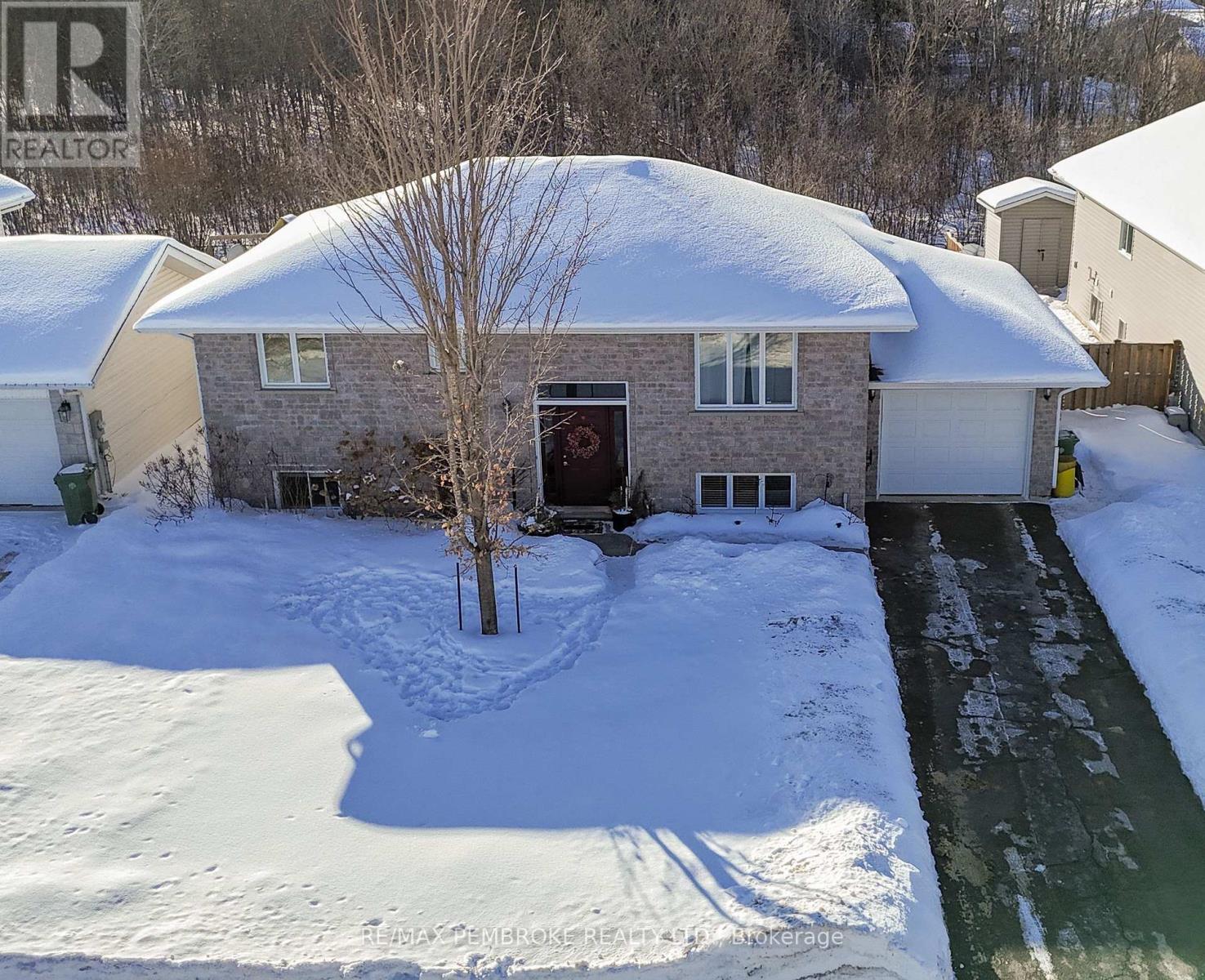 41 Oak Avenue, Petawawa, Ontario  K8H 0B5 - Photo 46 - X12754144