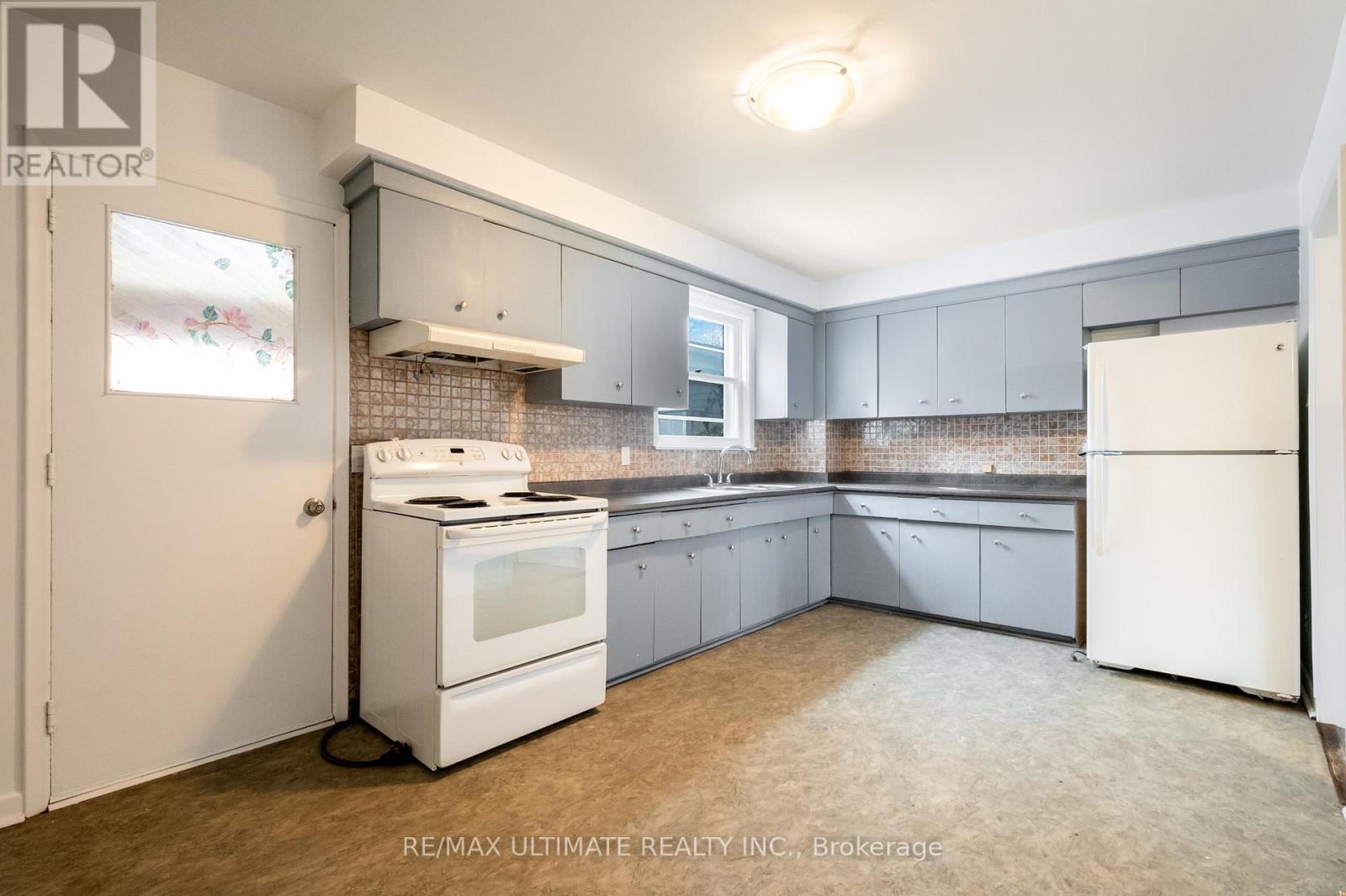 2 Egan Avenue, Toronto (Blake-Jones), Ontario  M4J 2Z3 - Photo 10 - E12749590