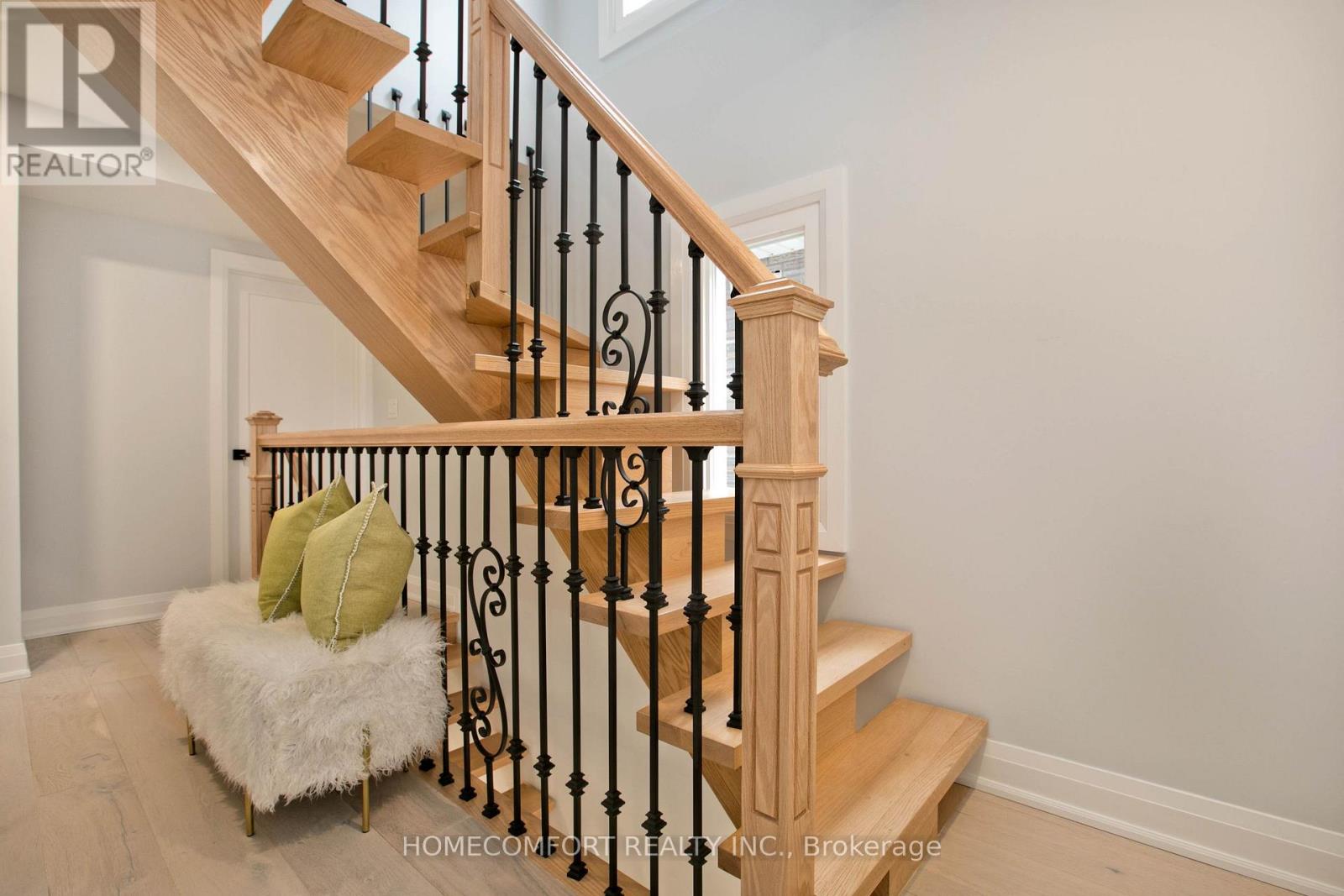 18 Connaught Avenue, Toronto (Greenwood-Coxwell), Ontario  M4L 2V9 - Photo 3 - E12754362