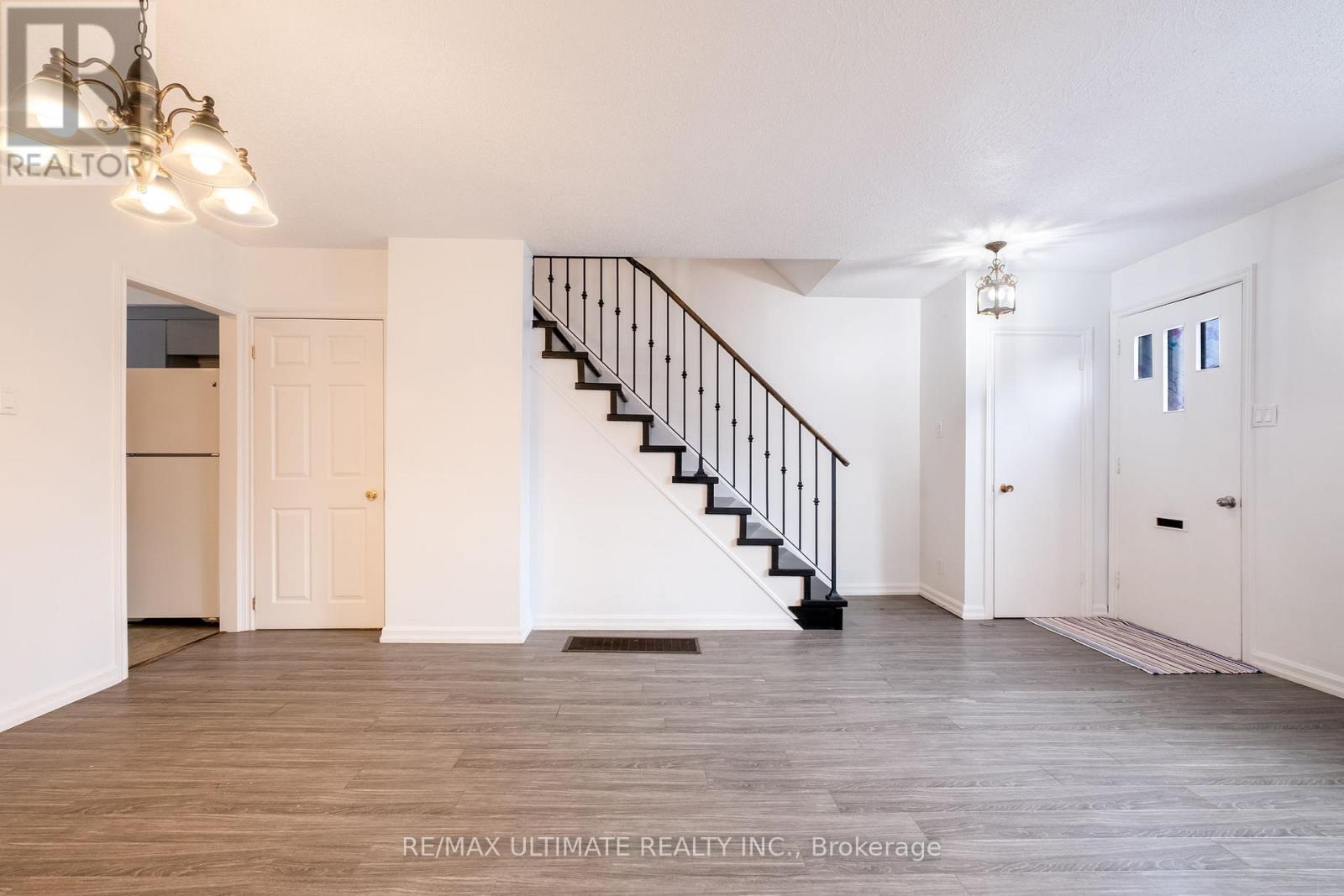 2 Egan Avenue, Toronto (Blake-Jones), Ontario  M4J 2Z3 - Photo 4 - E12749590