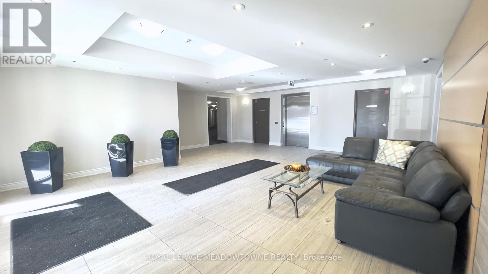 416 - 84 Aspen Springs Drive, Clarington, Ontario  L1C 0V3 - Photo 3 - E12754554