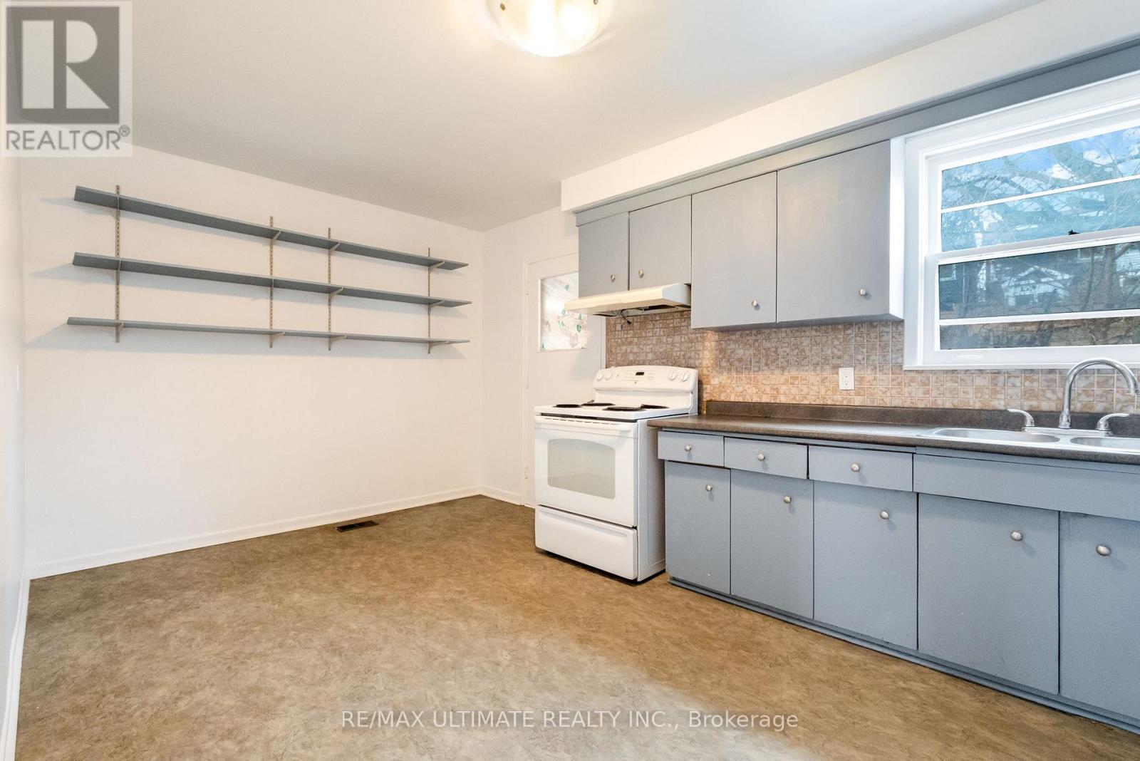 2 Egan Avenue, Toronto (Blake-Jones), Ontario  M4J 2Z3 - Photo 9 - E12749590