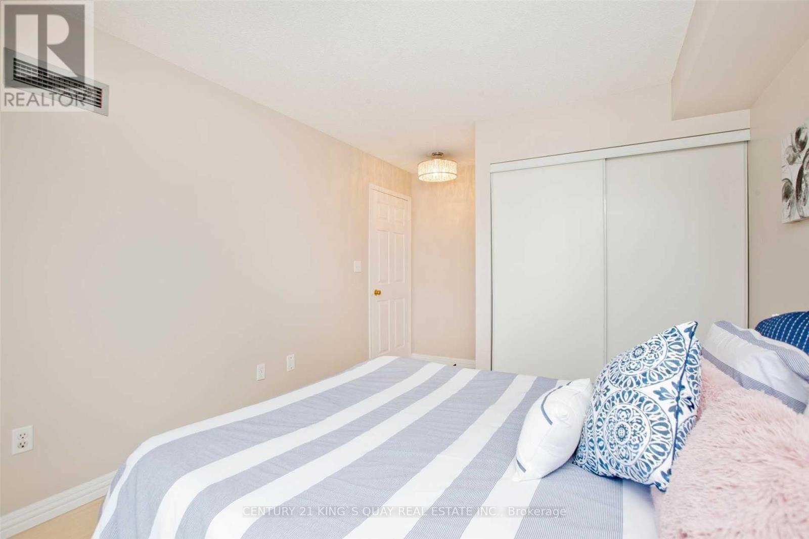 2303 - 1 Pemerton Avenue, Toronto, Ontario  M2M 4L9 - Photo 12 - C12751052