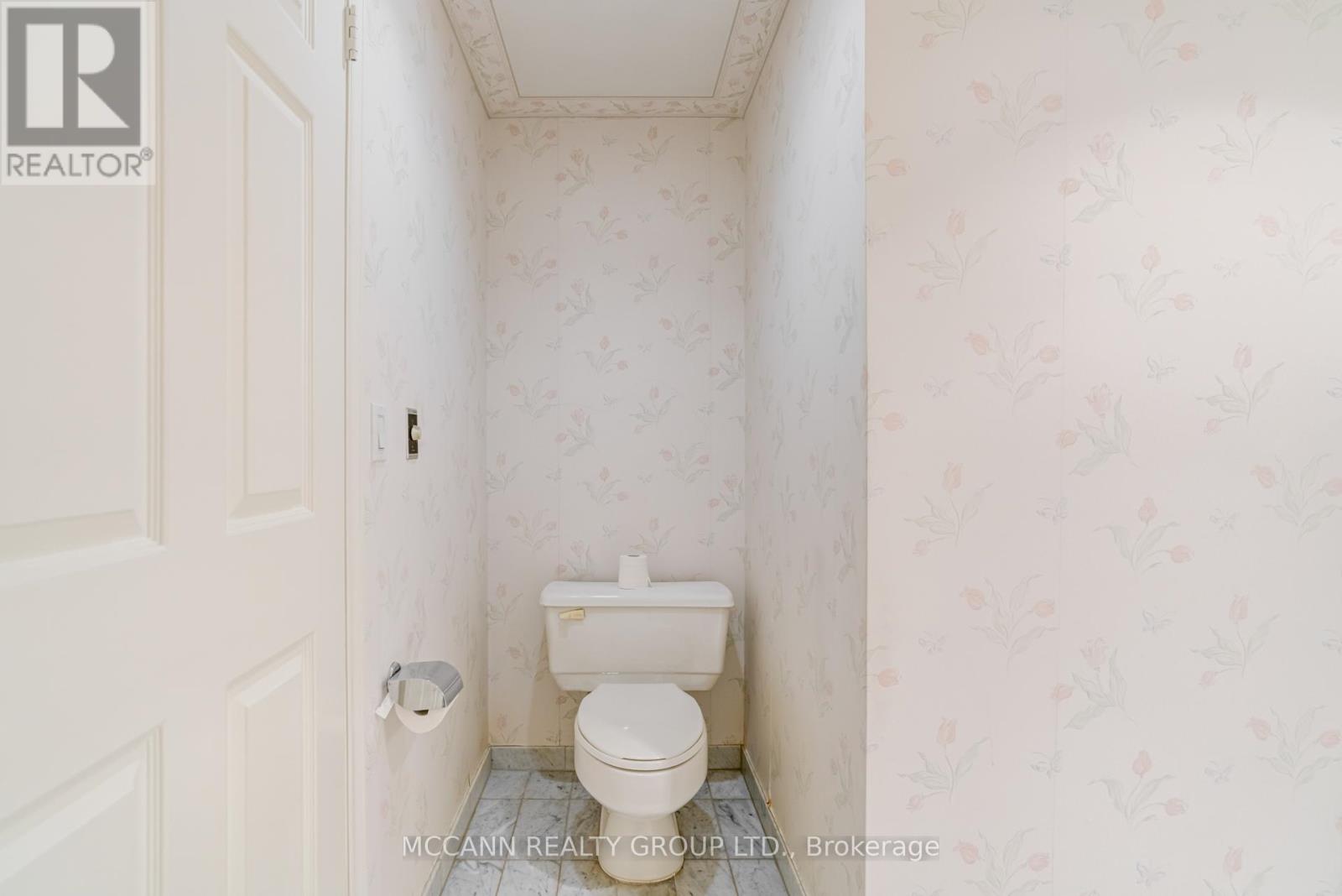 901 - 2900 Yonge Street, Toronto, Ontario  M4N 3N8 - Photo 32 - C12754606