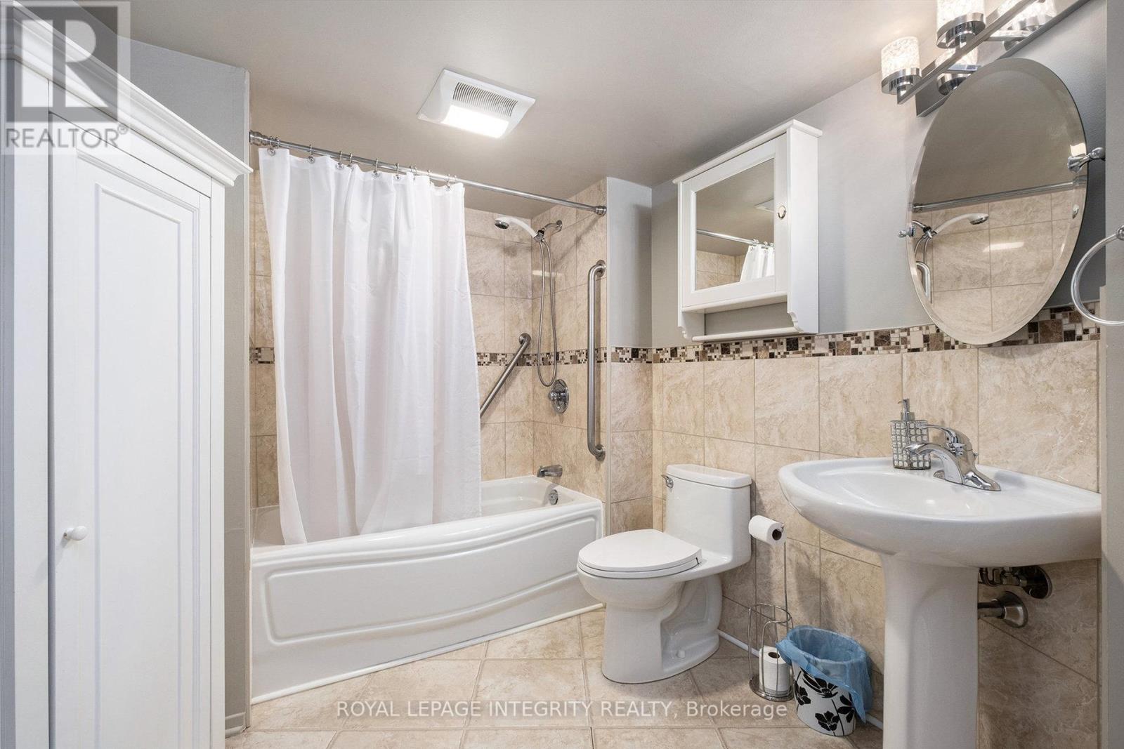 210 - 1025 Grenon Avenue, Ottawa, Ontario  K2B 8S5 - Photo 25 - X12548566