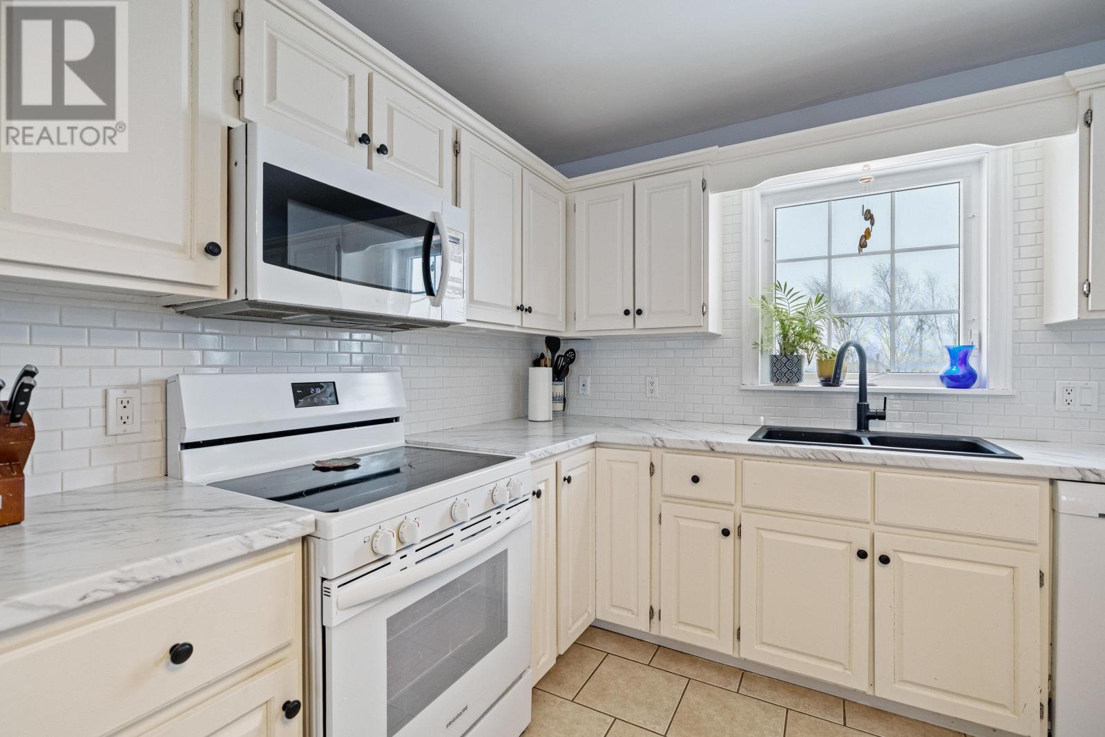 20 Ducks Landing, Stratford, Prince Edward Island  C1B 2X8 - Photo 11 - 202602085