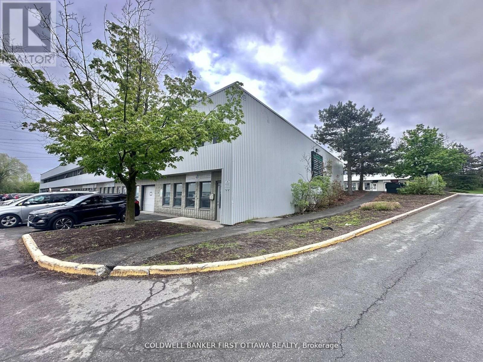 B2 - 2285 St Laurent Boulevard, Ottawa, Ontario  K1G 4Z4 - Photo 4 - X12754424