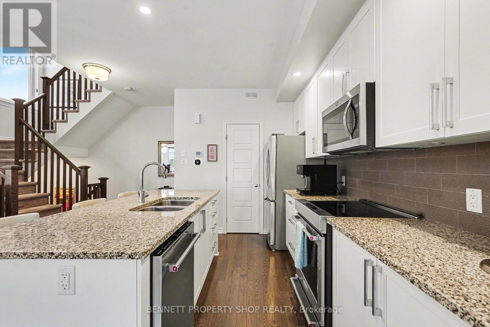 400 Chaperal Private, Ottawa, Ontario  K4A 0Y2 - Photo 8 - X12754538