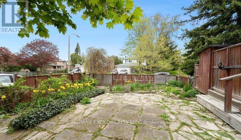 8 Midcroft Drive, Toronto, Ontario  M1S 1X1 - Photo 4 - E12754810