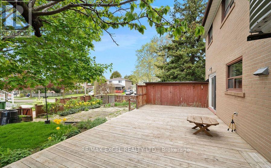 8 Midcroft Drive, Toronto, Ontario  M1S 1X1 - Photo 3 - E12754810