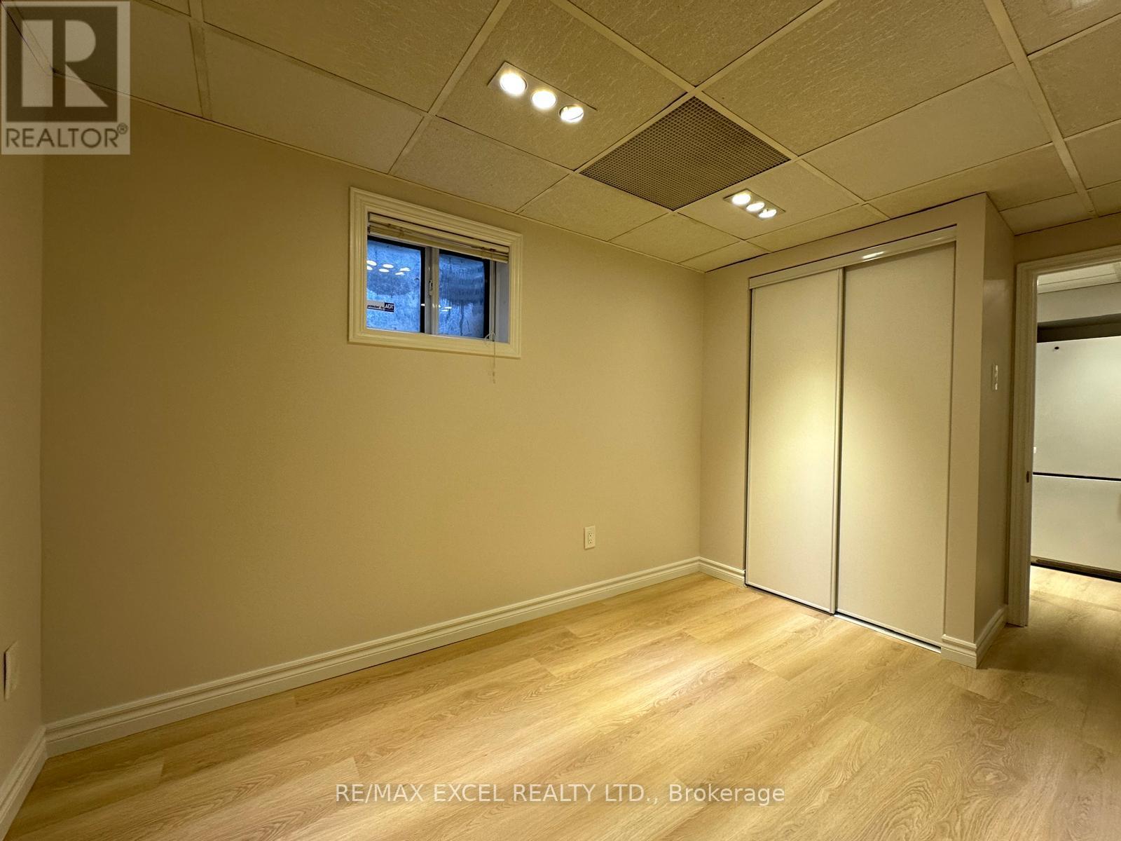 8 Midcroft Drive, Toronto, Ontario  M1S 1X1 - Photo 11 - E12754810