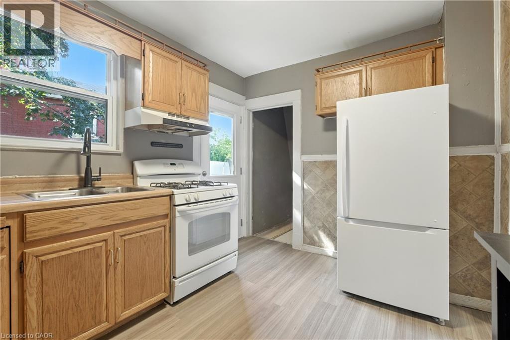 1 Berryman Avenue, St. Catharines, Ontario  L2R 3W8 - Photo 11 - 40765502