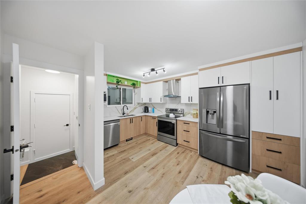 1054 Sinclair Street, Winnipeg, Manitoba  R2V 2Y5 - Photo 12 - 202601874