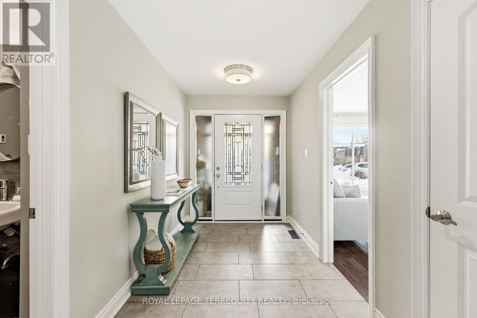 818 Kates Lane, Pickering, Ontario  L1V 2Z2 - Photo 6 - E12754818