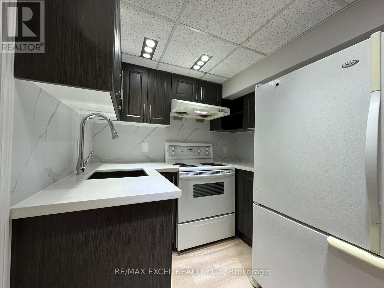 8 Midcroft Drive, Toronto, Ontario  M1S 1X1 - Photo 7 - E12754810