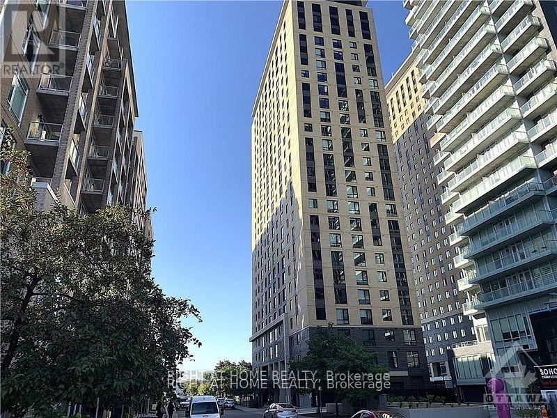 1108 - 105 CHAMPAGNE AVENUE S, Ottawa, Ontario