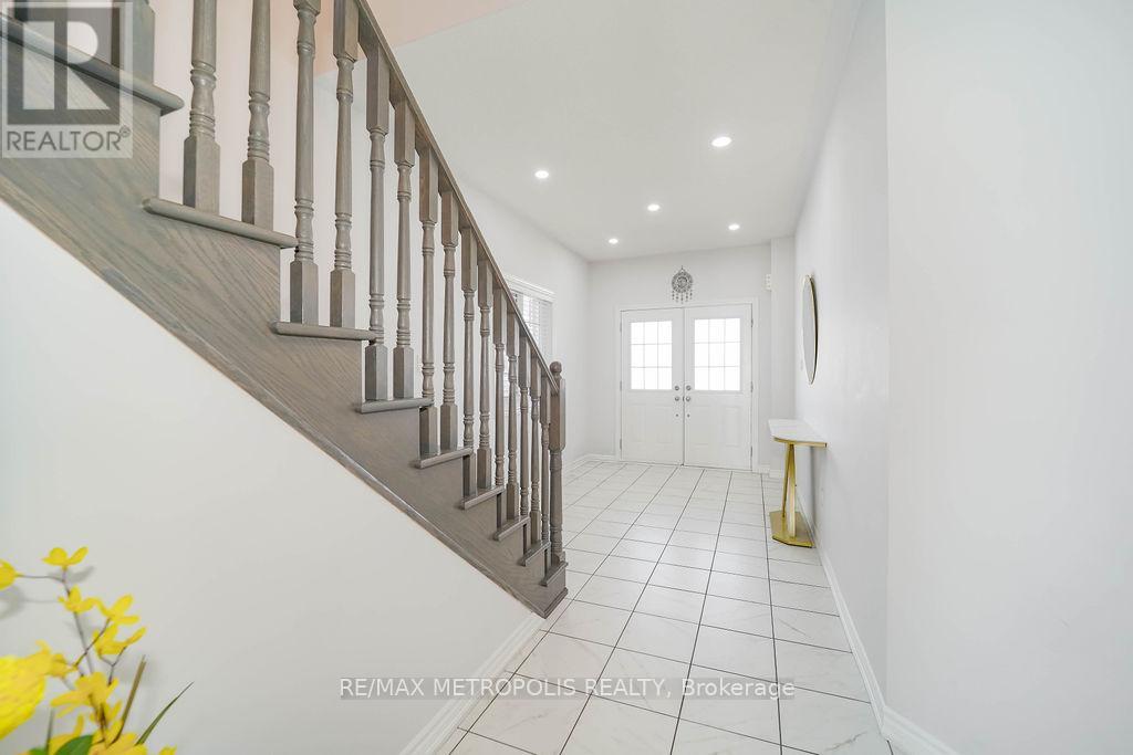 22 Haskins Crescent, Georgina (Keswick South), Ontario  L4P 0H4 - Photo 13 - N12753896