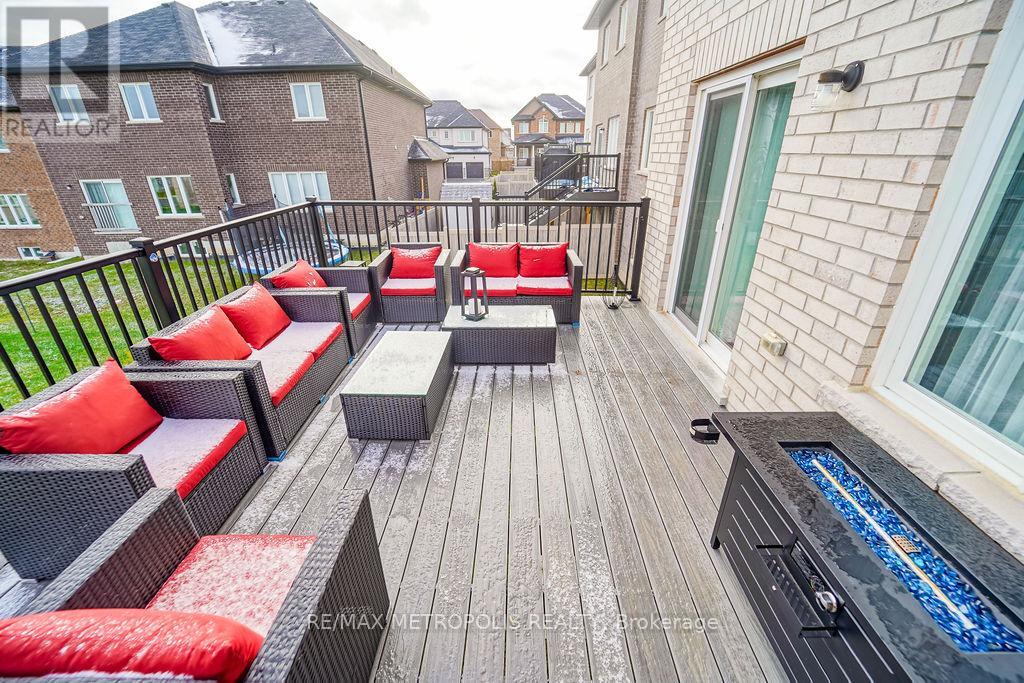 22 Haskins Crescent, Georgina (Keswick South), Ontario  L4P 0H4 - Photo 4 - N12753896