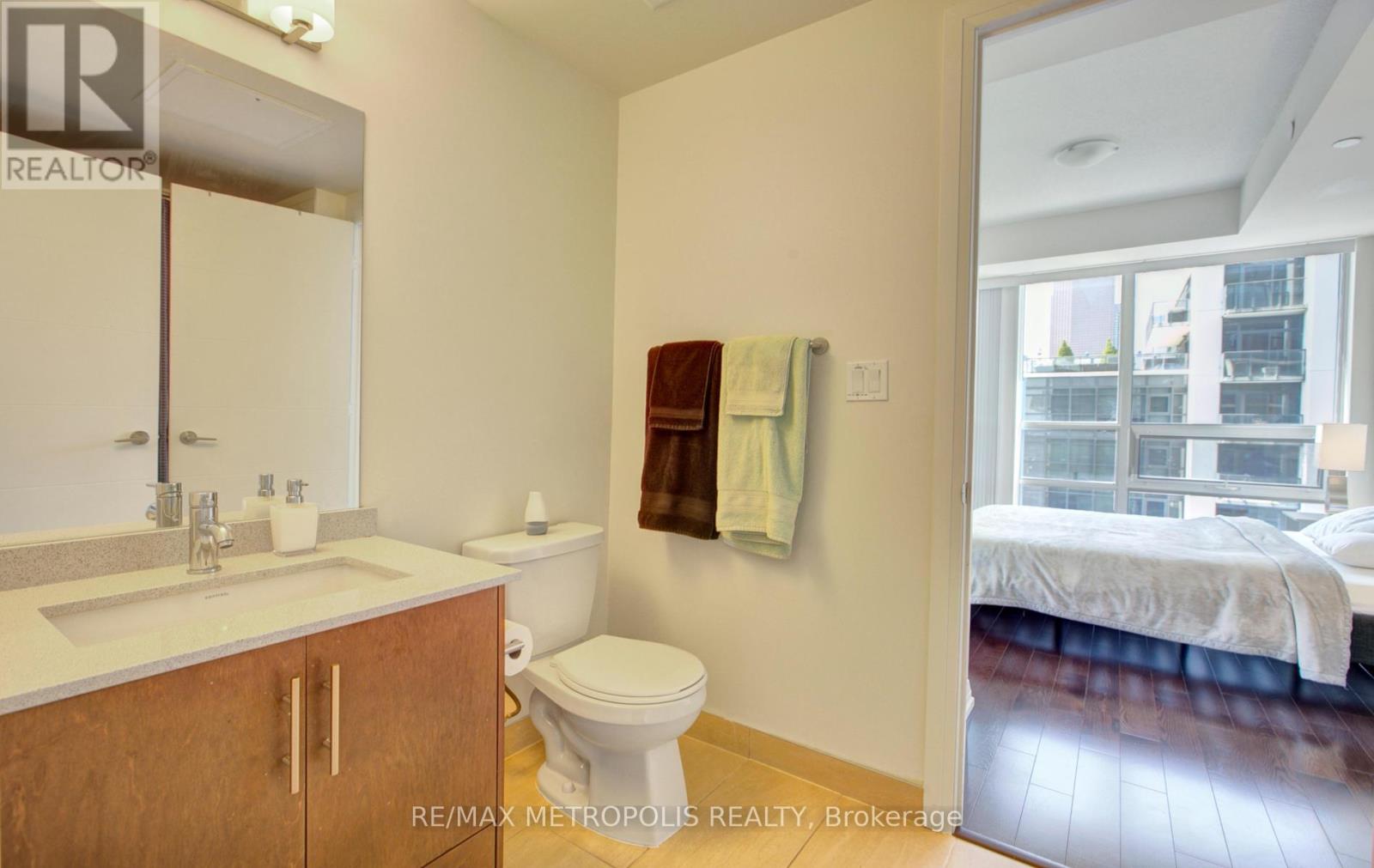 2015 - 460 Adelaide Street E, Toronto, Ontario  M5A 0E7 - Photo 10 - C12751176