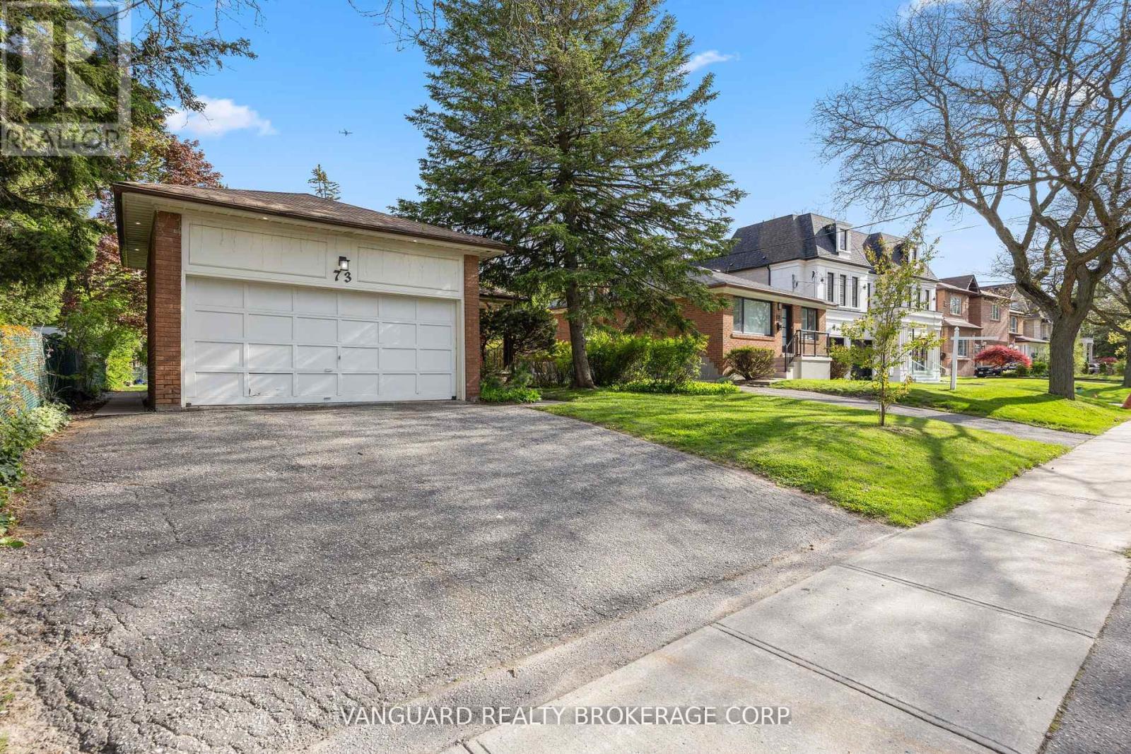 Main - 73 Centre Avenue, Toronto, Ontario  M2M 2L5 - Photo 2 - C12754950