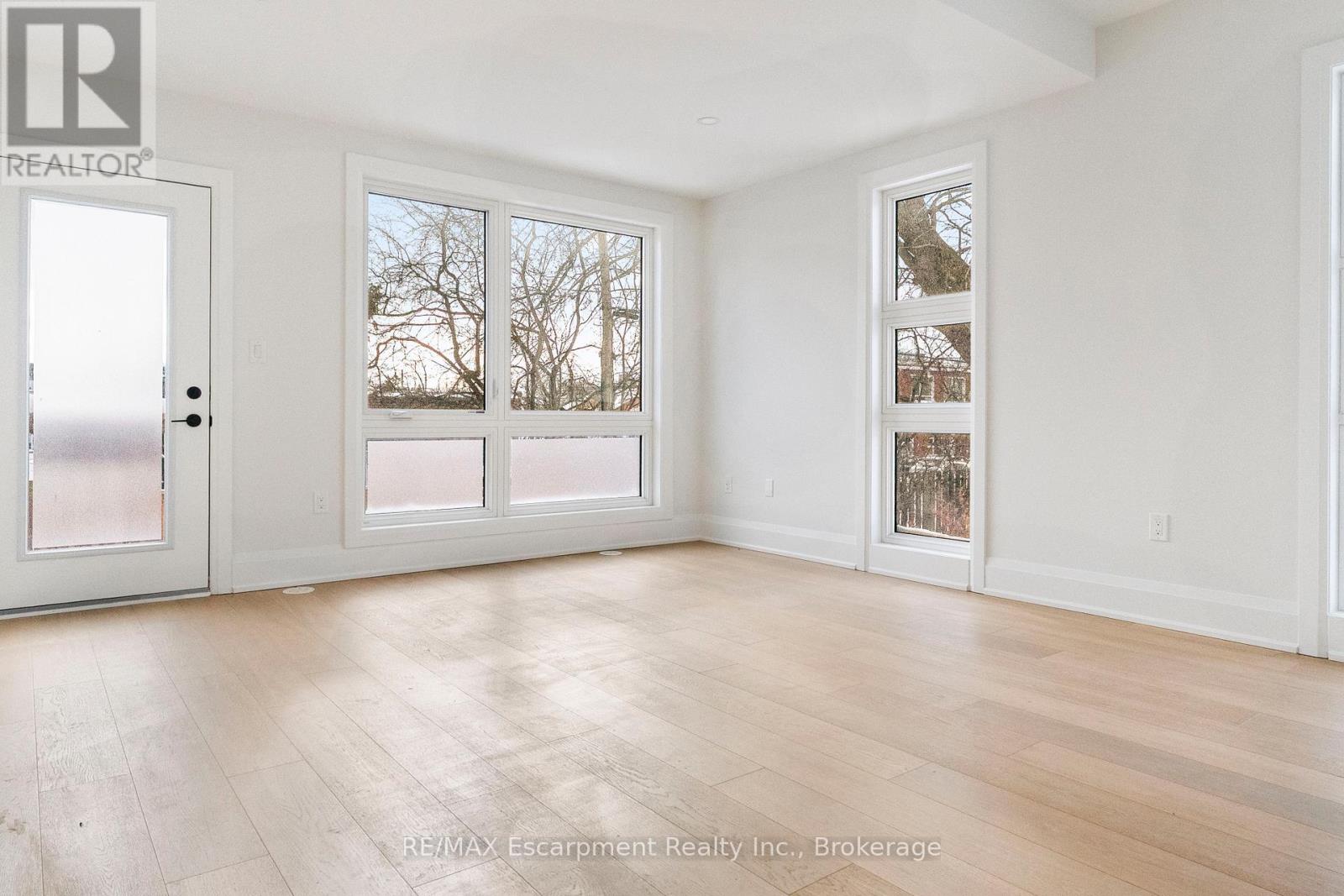 6 - 138 East Street, Oakville (Br Bronte), Ontario  L6L 0H9 - Photo 6 - W12754328