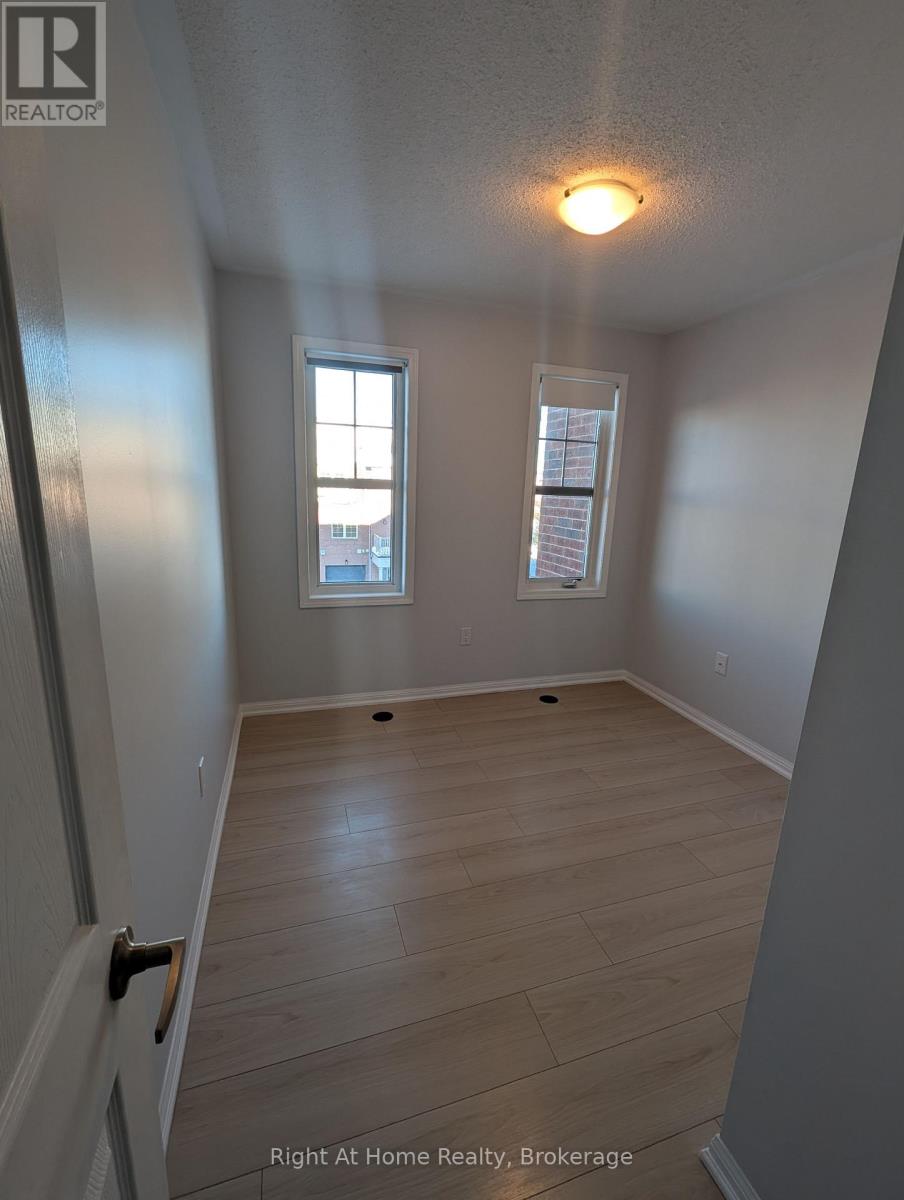 650 Frank Place, Milton, Ontario  L9T 0P8 - Photo 11 - W12754344