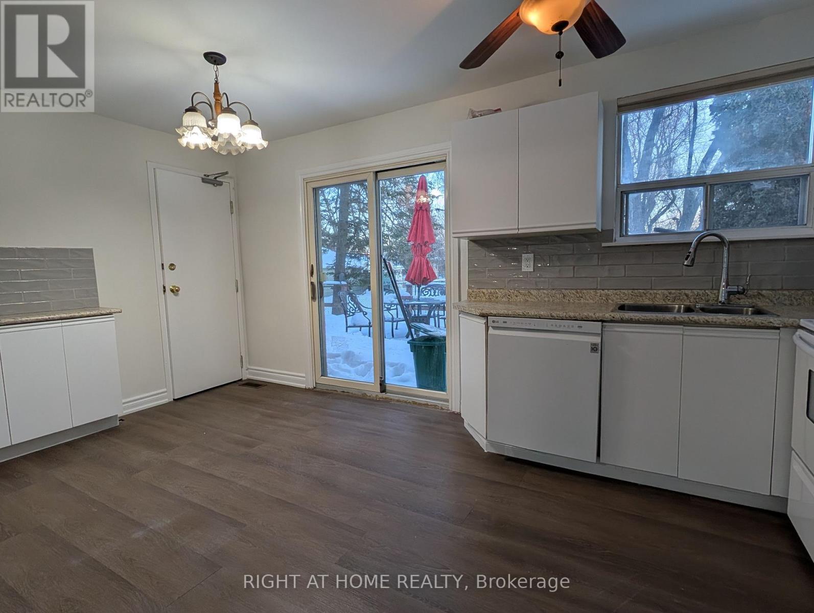 9 Hiley Avenue, Ajax (Central West), Ontario  L1S 6H3 - Photo 10 - E12754822