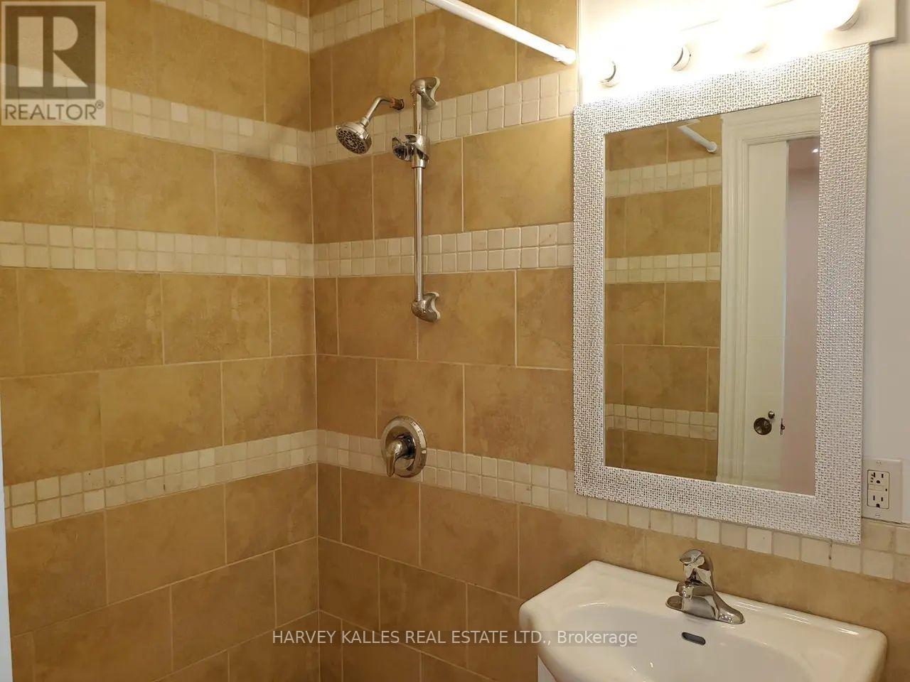 Main - 679 Vaughan Road, Toronto (Oakwood Village), Ontario  M6E 2Y7 - Photo 9 - C12755018