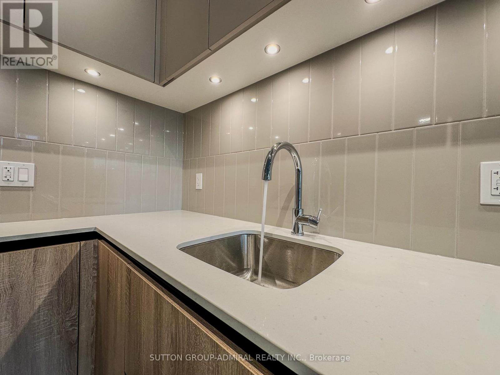 307 - 8 Beverley Glen Boulevard, Vaughan (Beverley Glen), Ontario  L4J 0L5 - Photo 3 - N12754500