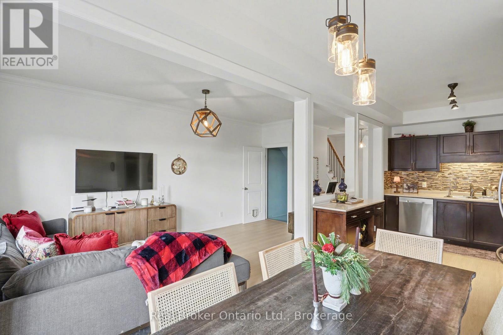 18 - 45 Seabreeze Crescent, Hamilton (Lakeshore), Ontario  L8E 0G1 - Photo 8 - X12755310