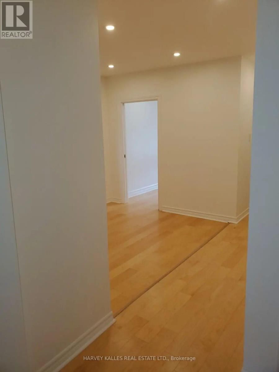 Main - 679 Vaughan Road, Toronto (Oakwood Village), Ontario  M6E 2Y7 - Photo 8 - C12755018