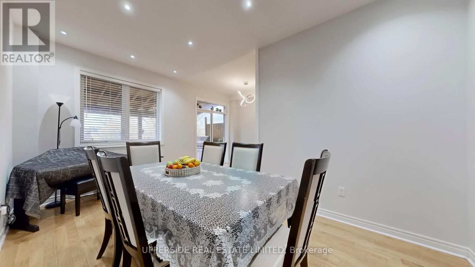 125 Walter Sinclair Court, Richmond Hill, Ontario  L4E 0X4 - Photo 13 - N12475872