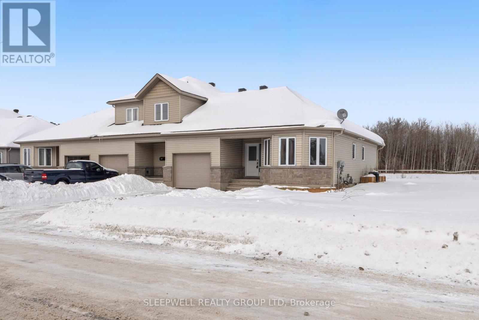 94 Fourth Avenue, Arnprior, Ontario  K7S 0G1 - Photo 2 - X12754992