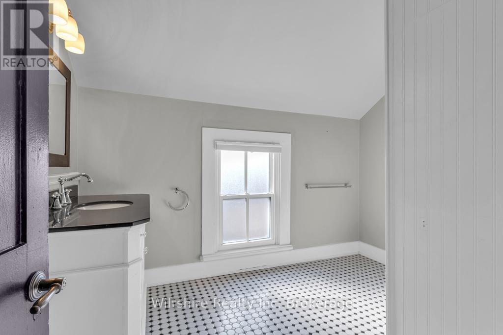 64 South Street W, Aylmer, Ontario  N5H 1R1 - Photo 20 - X12579356