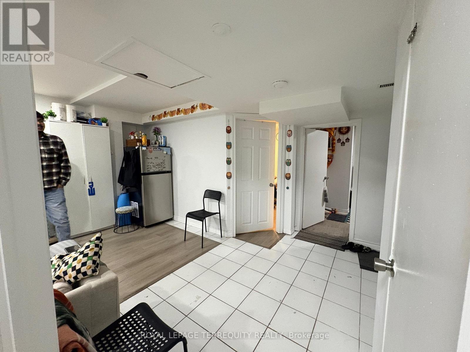 Bsmt - 161 Ponymeadow Terrace, Toronto (Highland Creek), Ontario  M1C 4K7 - Photo 4 - E12755080